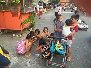 バランガイで遊ぶ子供達 Bgc イン フィリピン 徹底解剖